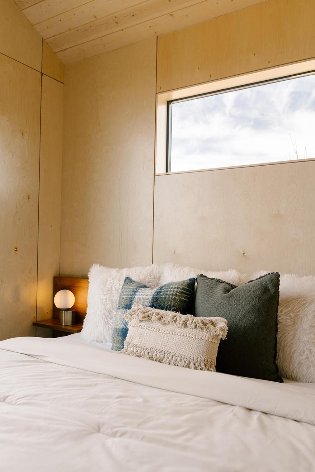 Yellowstone Peaks Hotel Island Park Bagian luar foto